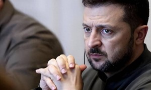 现身库皮扬斯克也没用，泽连斯基承认：美欧不支持乌加入北约，乌克兰已作出妥协！