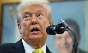 特朗普一记“耳光”打欧盟脸上，最亲美的冯德莱恩都受不了了：美国必须澄清！