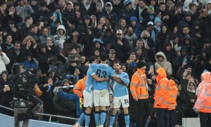 联赛杯-谢尔基世界波萨维尼奥破门 曼城2-0布伦特福德进四强