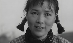 老艺术家田华第四代重孙子正面照曝光小家伙戴着眼镜和太奶奶撞脸